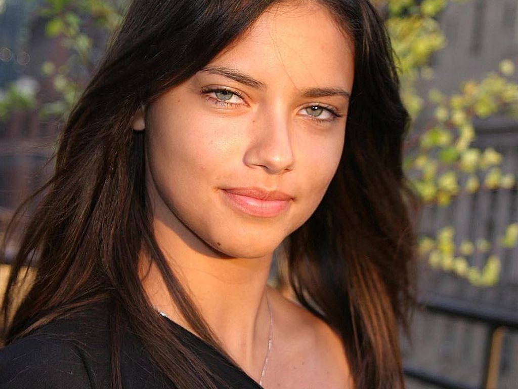 Adriana Lima al naturale | Intravino